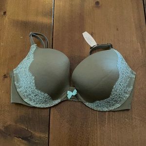 Victoria Secret Bra NWT